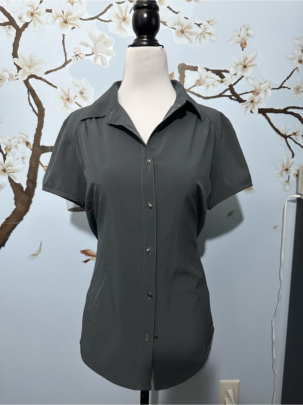 Women’s Short-Sleeve Button Front Shirt - Charcoal